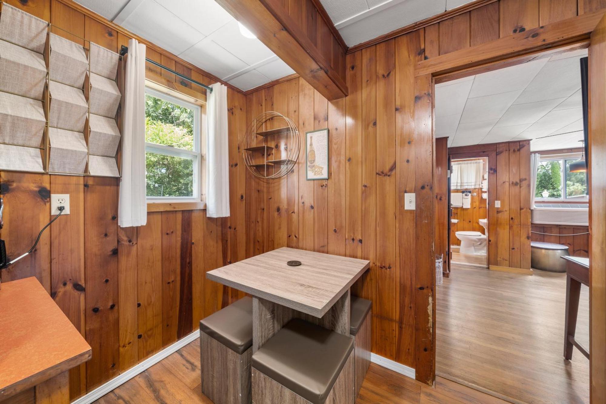 Cedarwood Inn Hendersonville Eksteriør billede