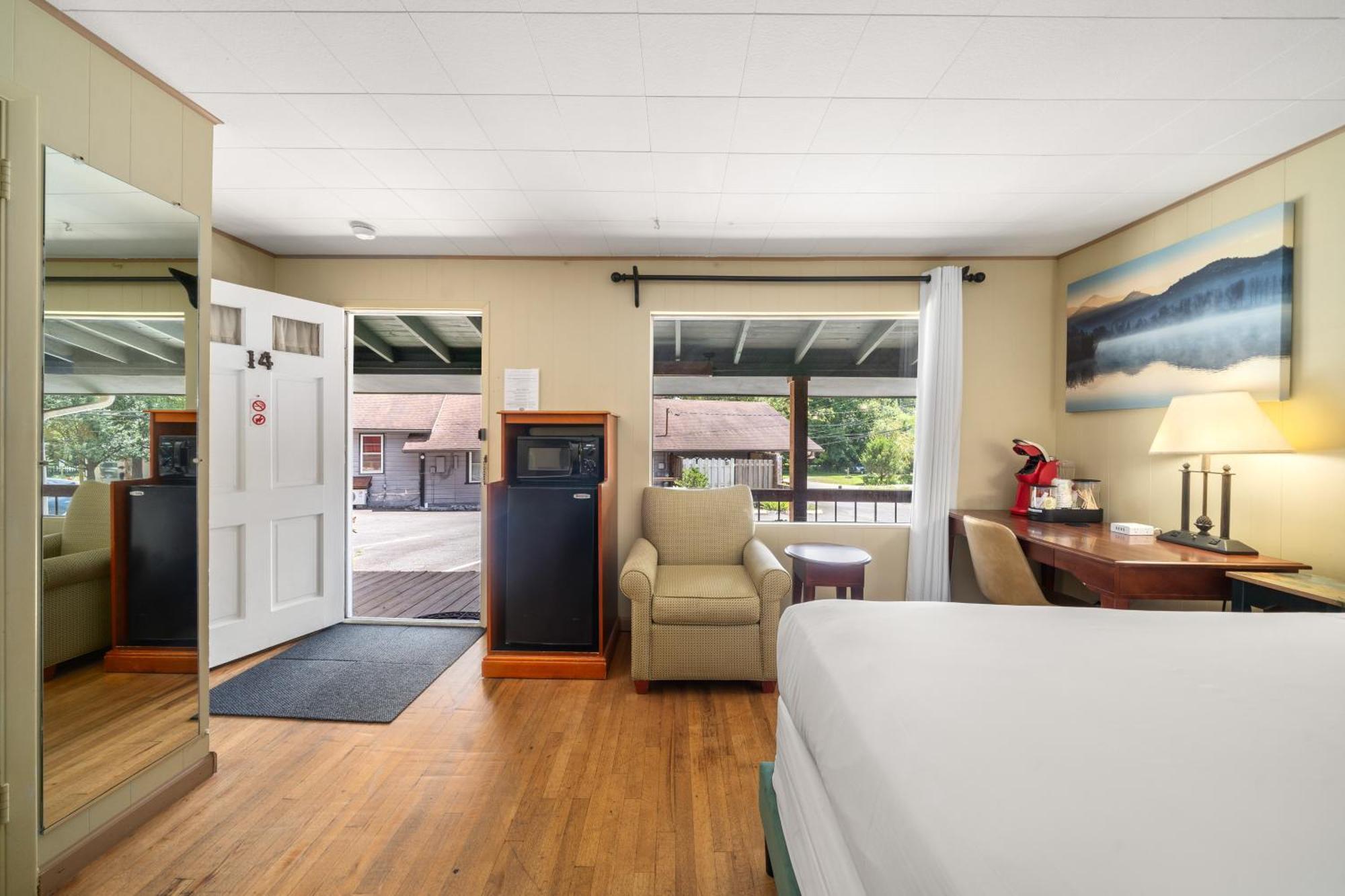 Cedarwood Inn Hendersonville Eksteriør billede