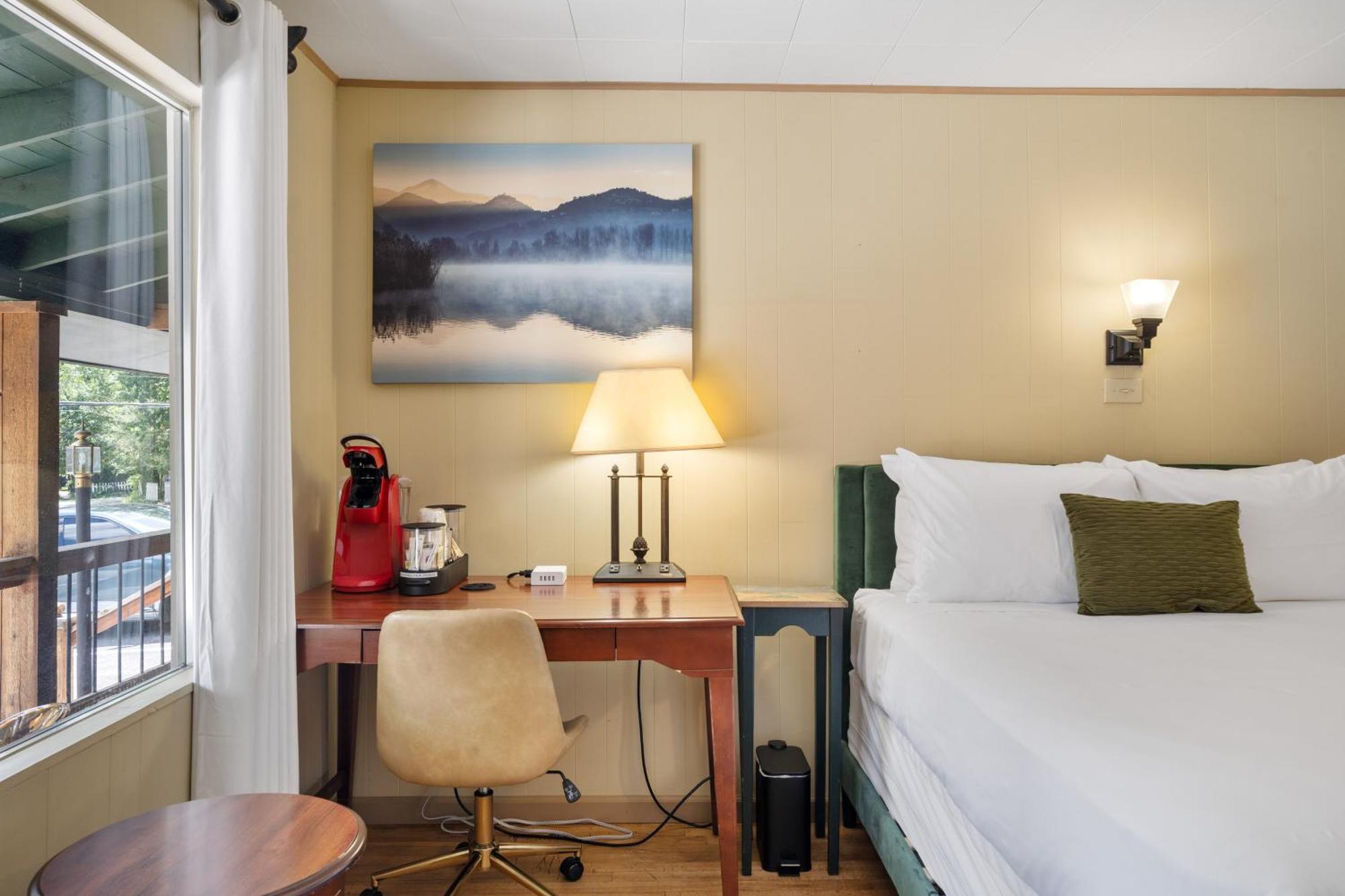 Cedarwood Inn Hendersonville Eksteriør billede