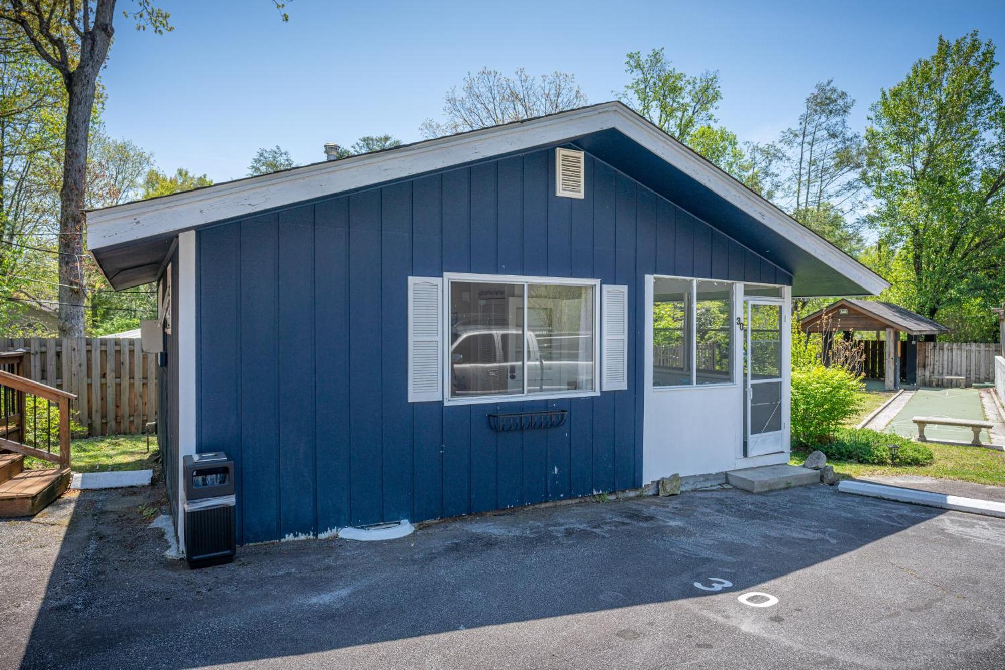Cedarwood Inn Hendersonville Eksteriør billede