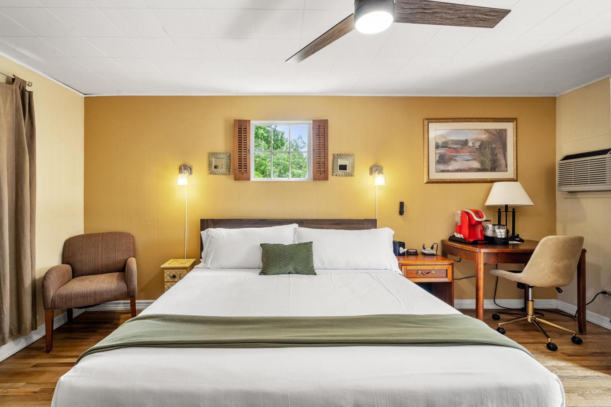 Cedarwood Inn Hendersonville Eksteriør billede