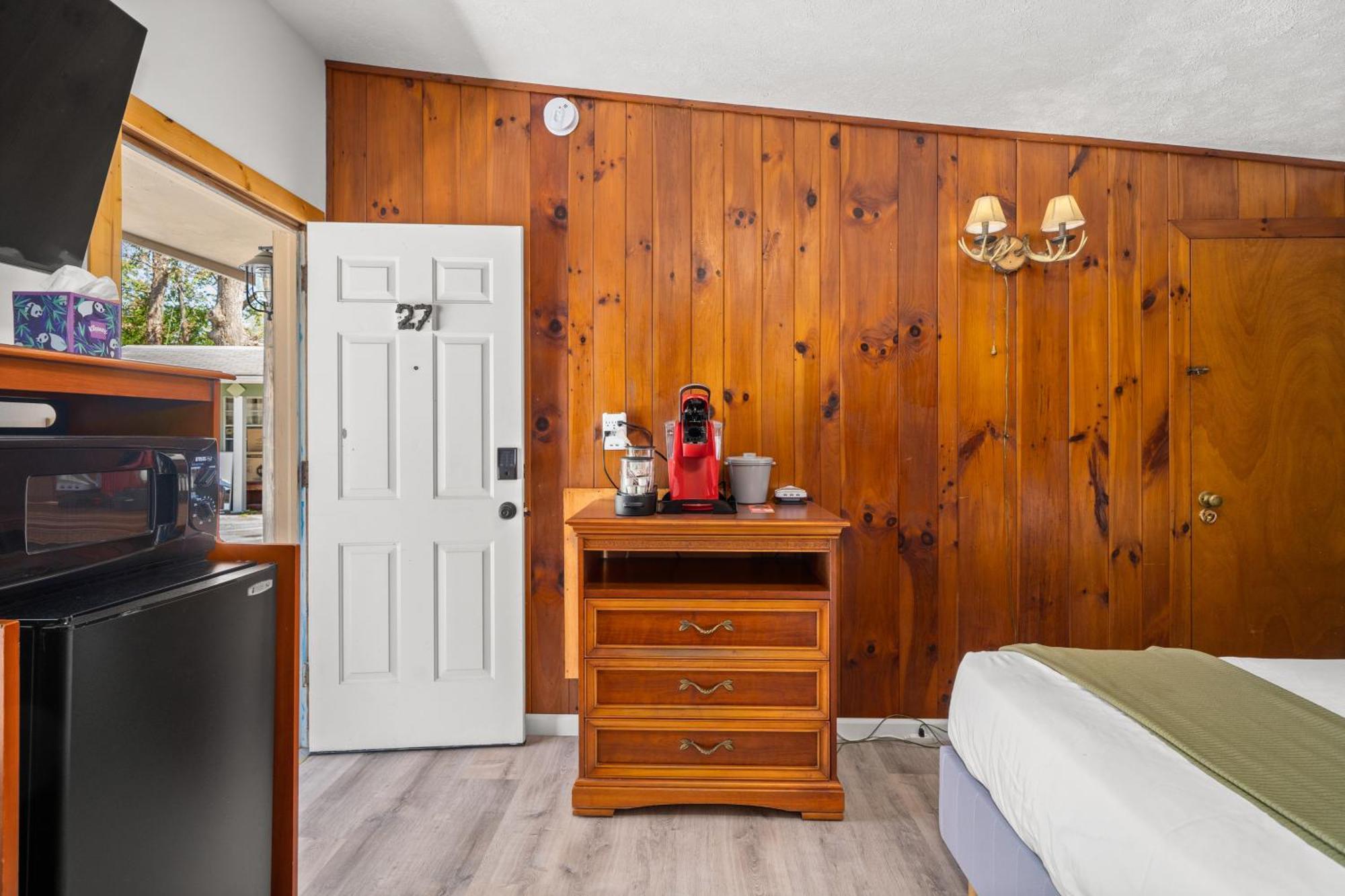 Cedarwood Inn Hendersonville Eksteriør billede