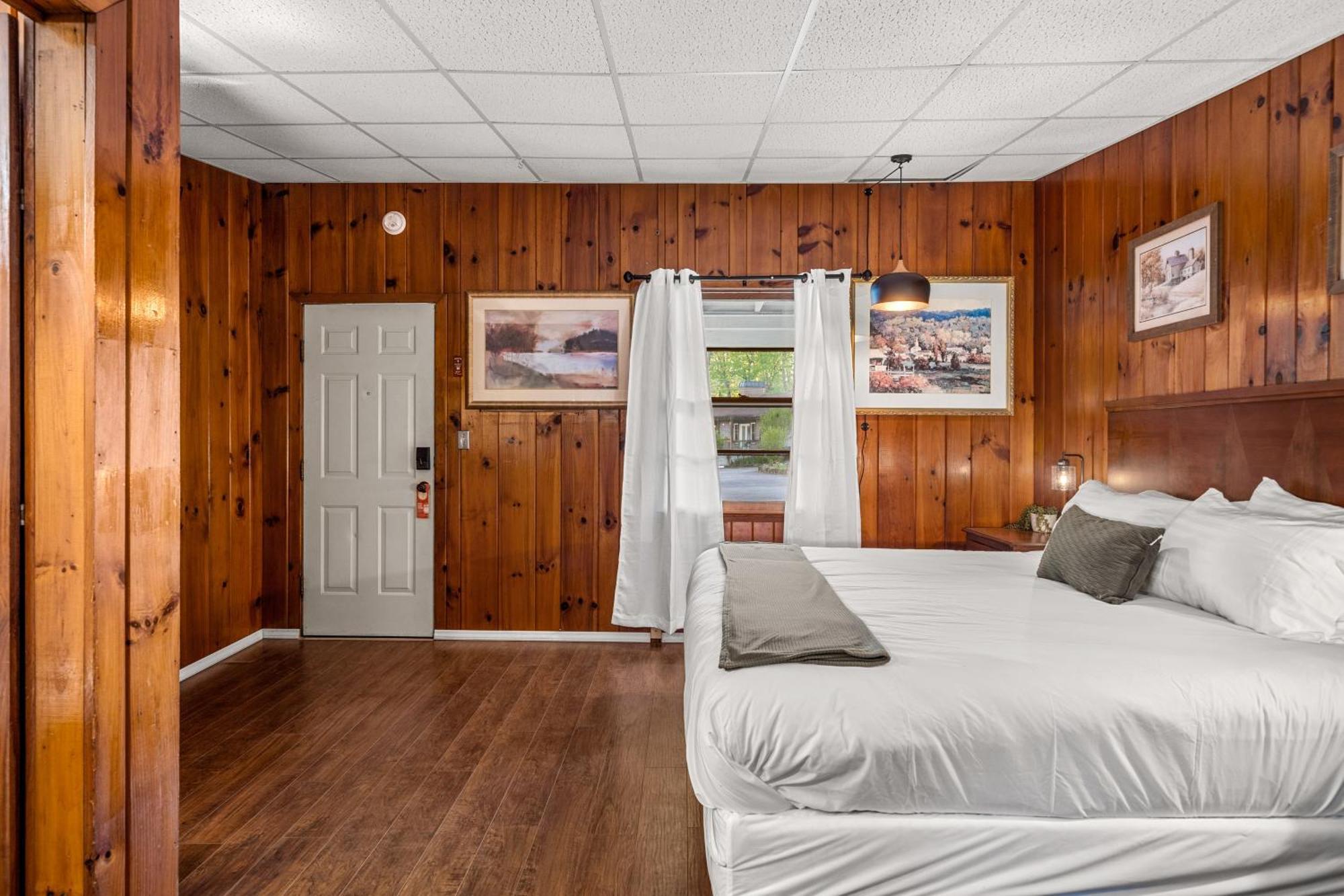 Cedarwood Inn Hendersonville Eksteriør billede