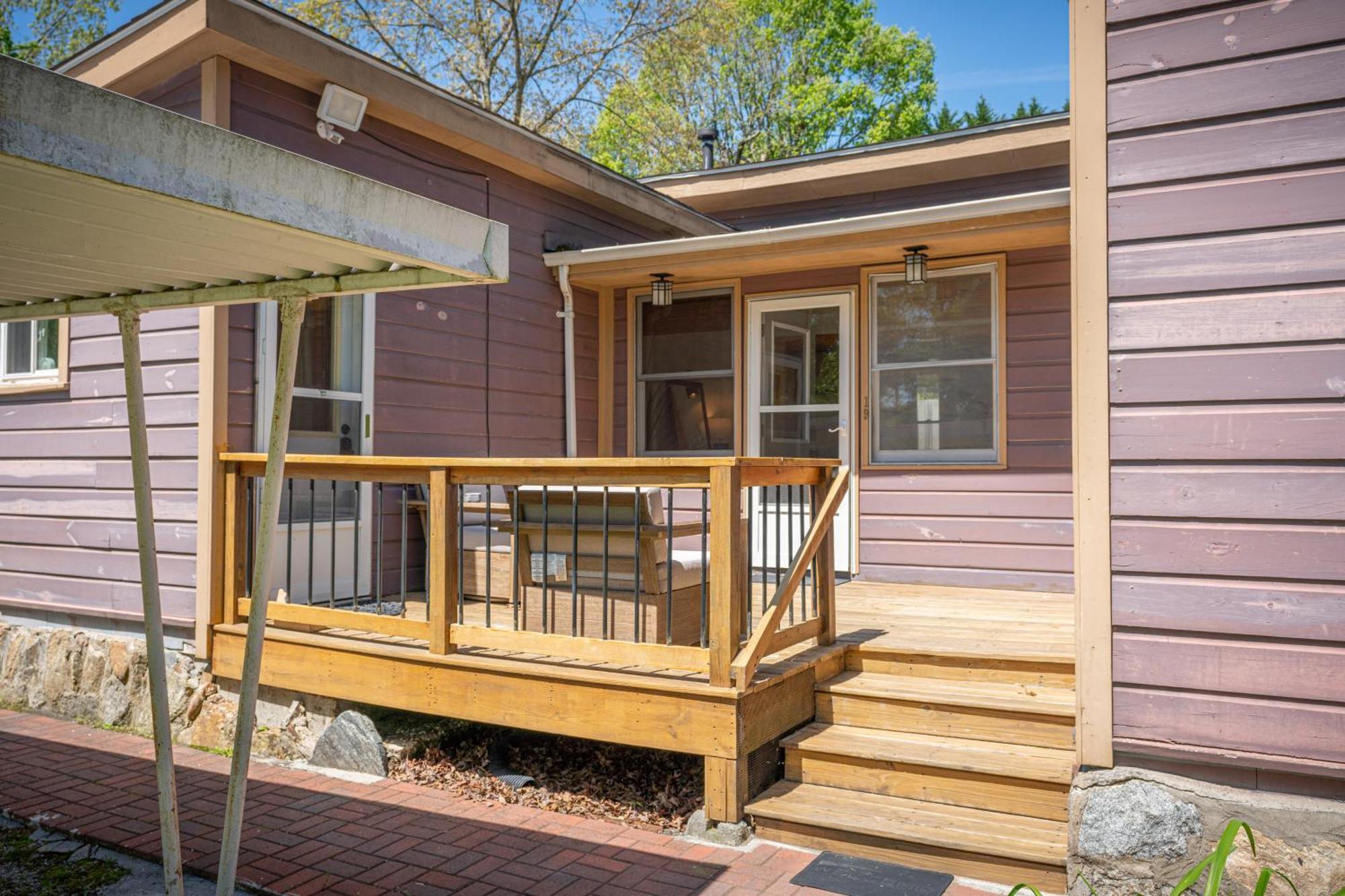 Cedarwood Inn Hendersonville Eksteriør billede